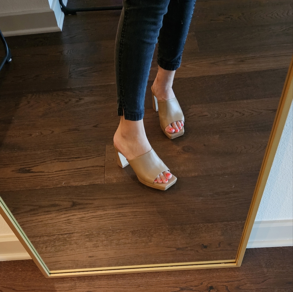Heels - Picture 5 of 10